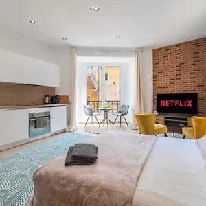  Appartement Spacieux Plafond Proche Monaco France