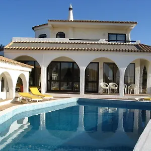 https://quinta-das-flores-albufeira.hotelaalgarve.com